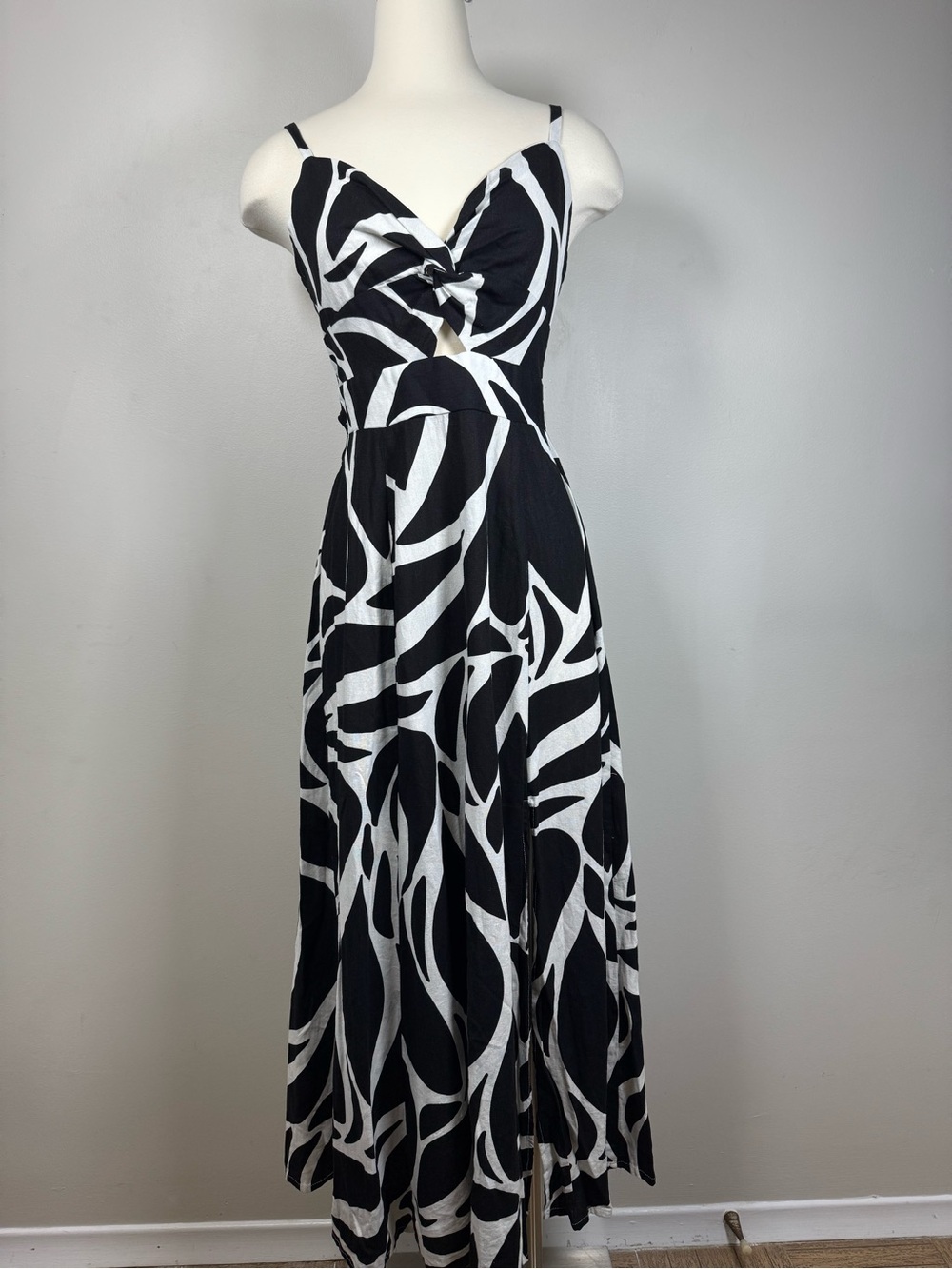 Black & White Twist-Front Maxi Dress linen blend Small